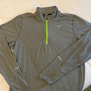 🍏Nike Quarter-Zip🍏